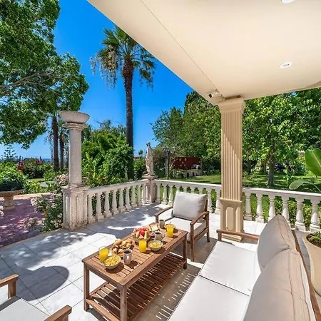 Gaia Residences With Lush Garden And Pool