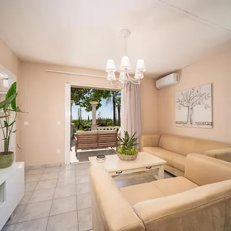 Σπίτι διακοπών Gaia Residences With Lush Garden And Pool