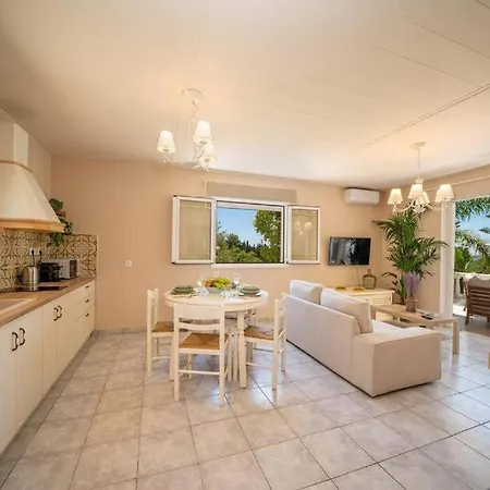 Σπίτι διακοπών Gaia Residences With Lush Garden And Pool *