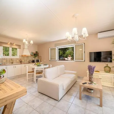 Gaia Residences With Lush Garden And Pool * Αργοστόλι