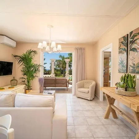 Gaia Residences With Lush Garden And Pool Αργοστόλι